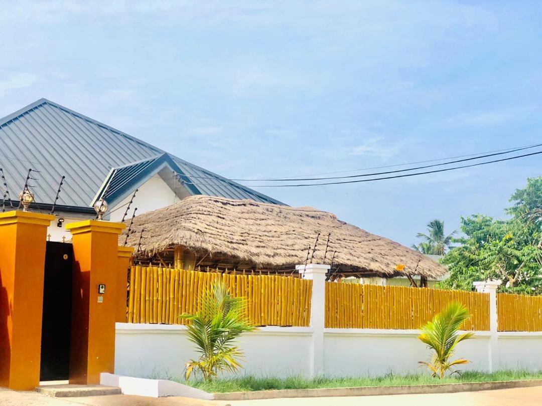 Nana'S Holiday Let Adenta Ngoại thất bức ảnh