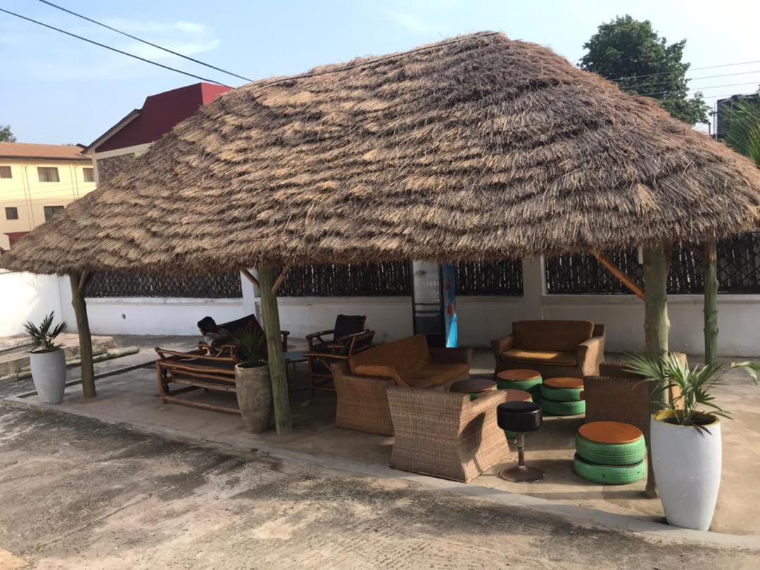Nana'S Holiday Let Adenta Ngoại thất bức ảnh