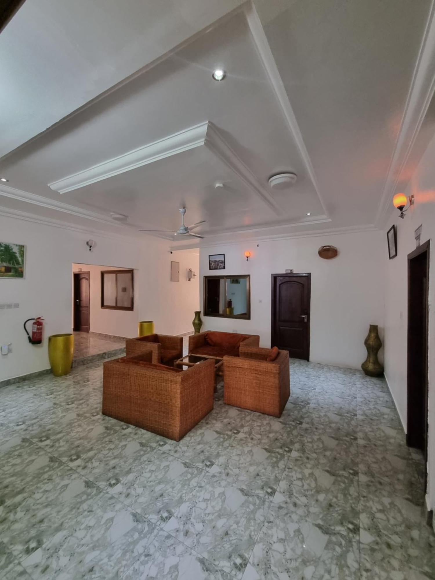 Nana'S Holiday Let Adenta Ngoại thất bức ảnh