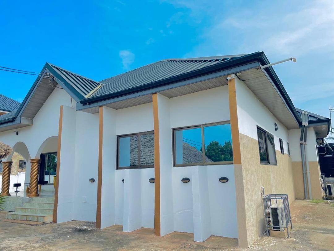 Nana'S Holiday Let Adenta Ngoại thất bức ảnh